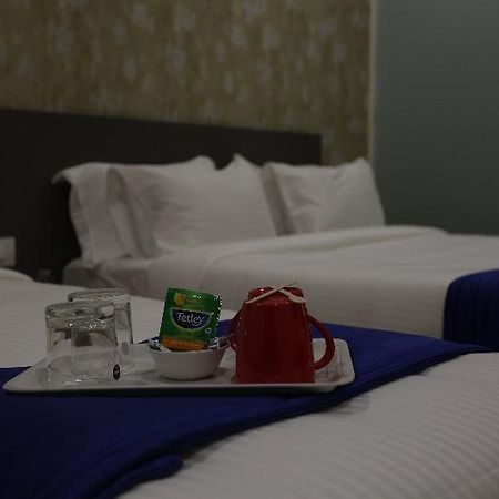 Ocean Suites Hotel มุมไบ ภายนอก รูปภาพ
