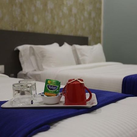 Ocean Suites Hotel มุมไบ ภายนอก รูปภาพ