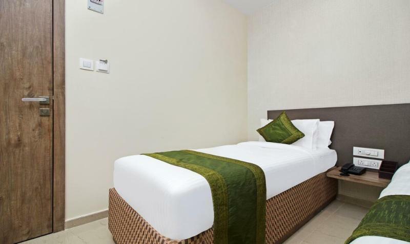 Ocean Suites Hotel มุมไบ ภายนอก รูปภาพ