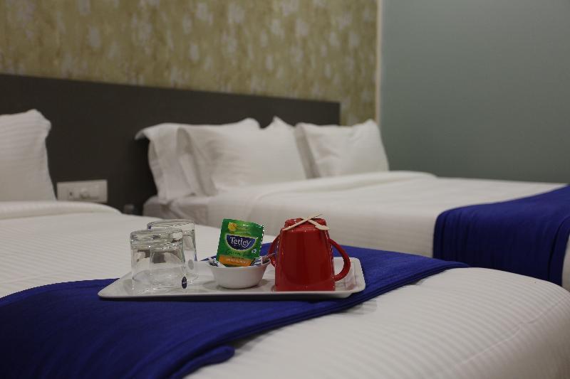 Ocean Suites Hotel มุมไบ ภายนอก รูปภาพ