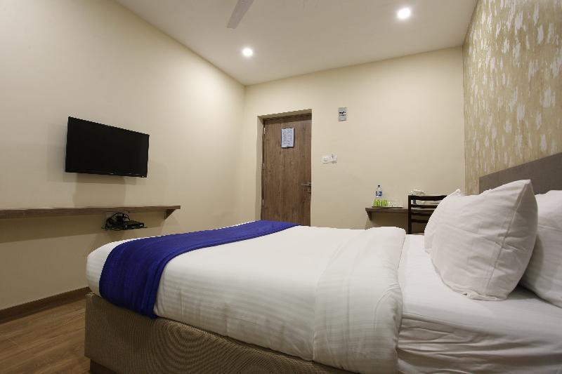 Ocean Suites Hotel มุมไบ ภายนอก รูปภาพ