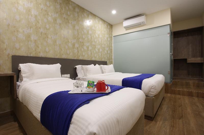 Ocean Suites Hotel มุมไบ ภายนอก รูปภาพ