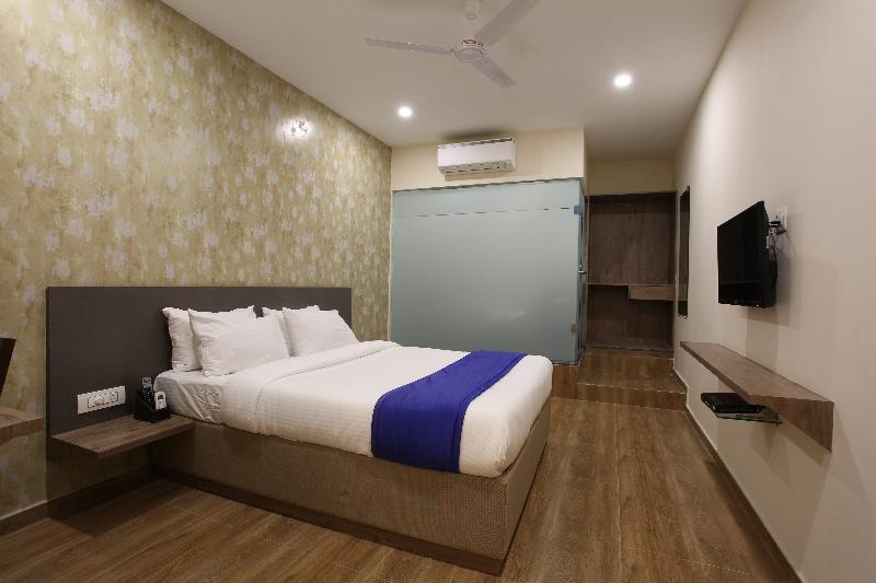 Ocean Suites Hotel มุมไบ ภายนอก รูปภาพ