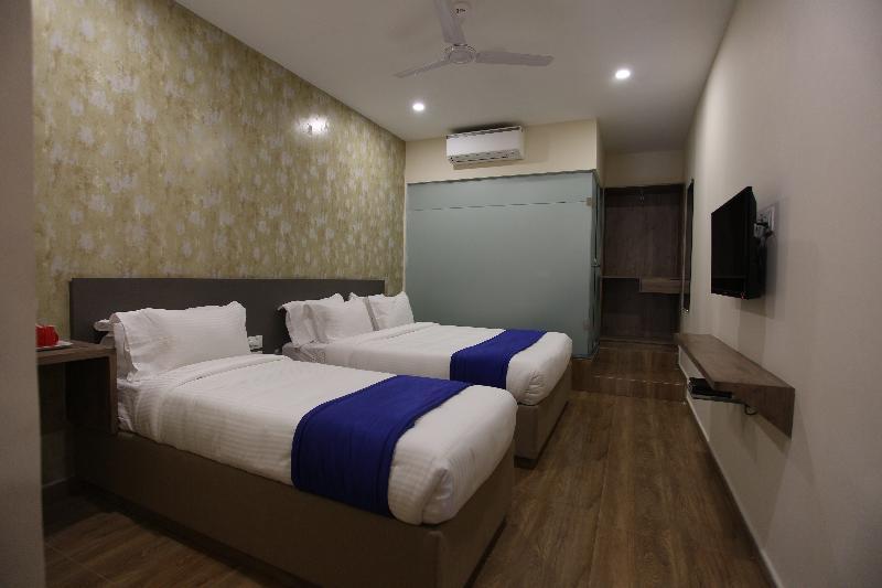 Ocean Suites Hotel มุมไบ ภายนอก รูปภาพ